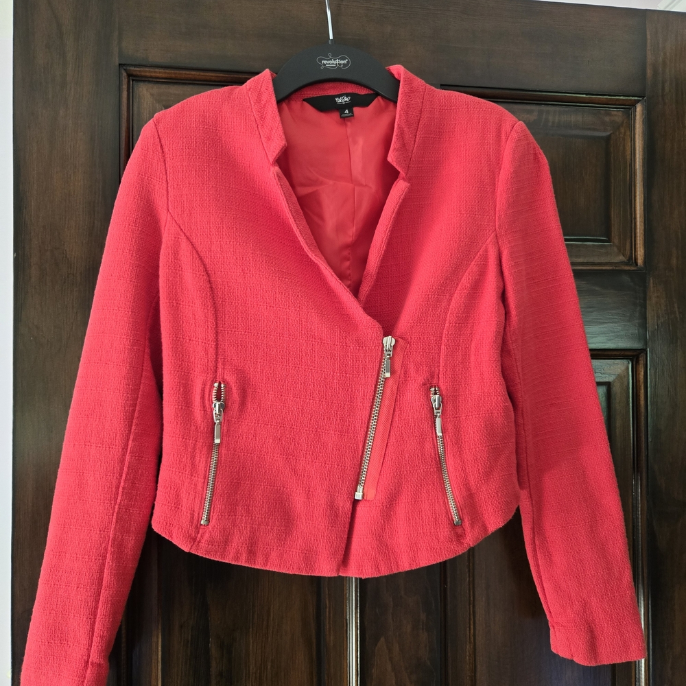 Chic Red Blazer with Zipper Details